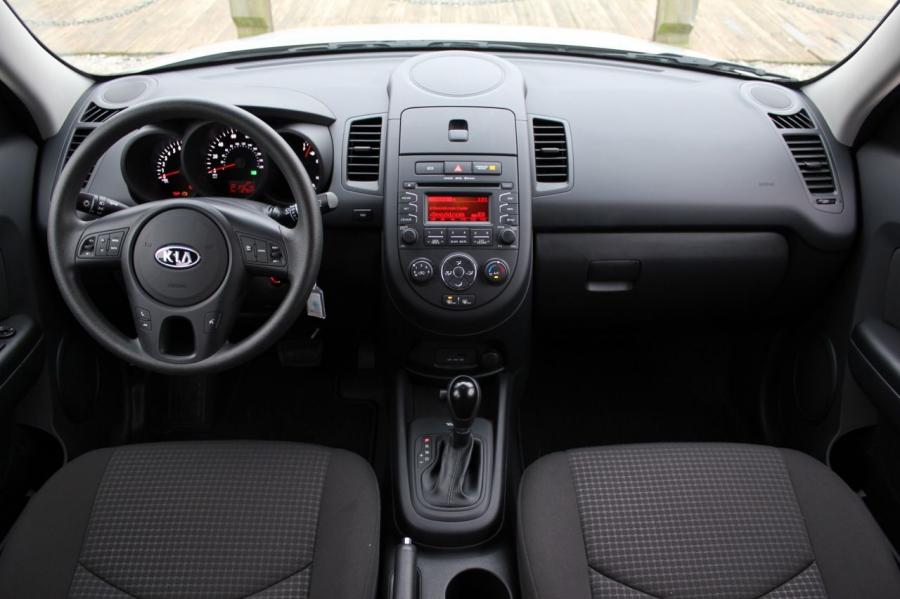  Kia Soul Base 1.6L Eco 2012 года  (фото 34 из 50)